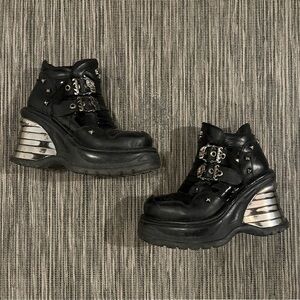 Vintage New Rocks